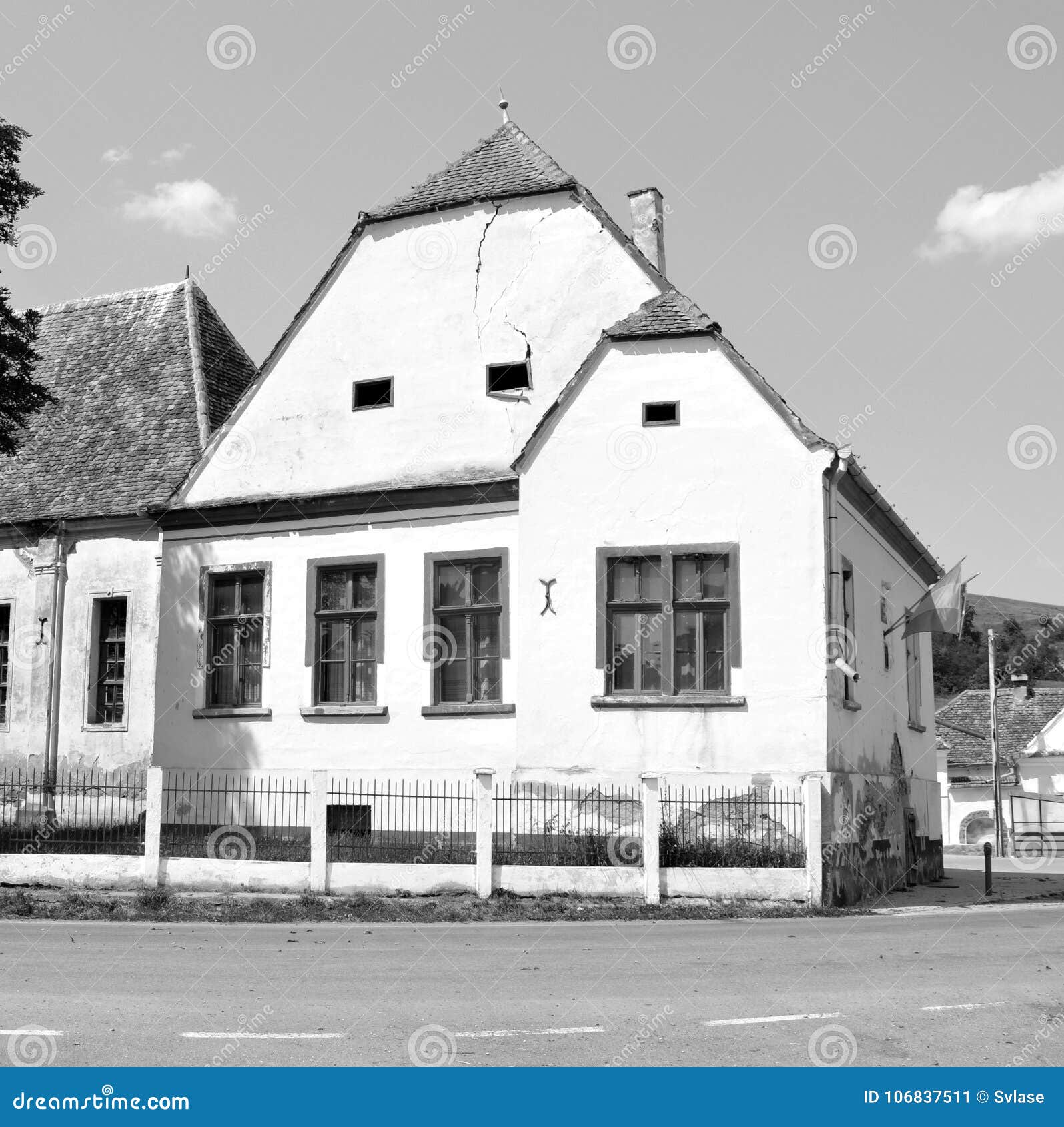 typical rural landscape and peasant houses in vÃÆrd,wierd, viert, transylvania, romania